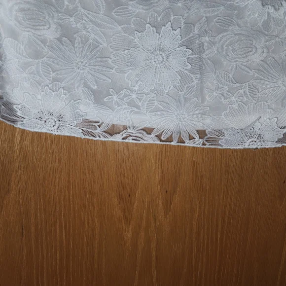 NWT ✨️$50 Marc New York Andrew Marc White Floral Lace Blouse - Picture 5 of 6